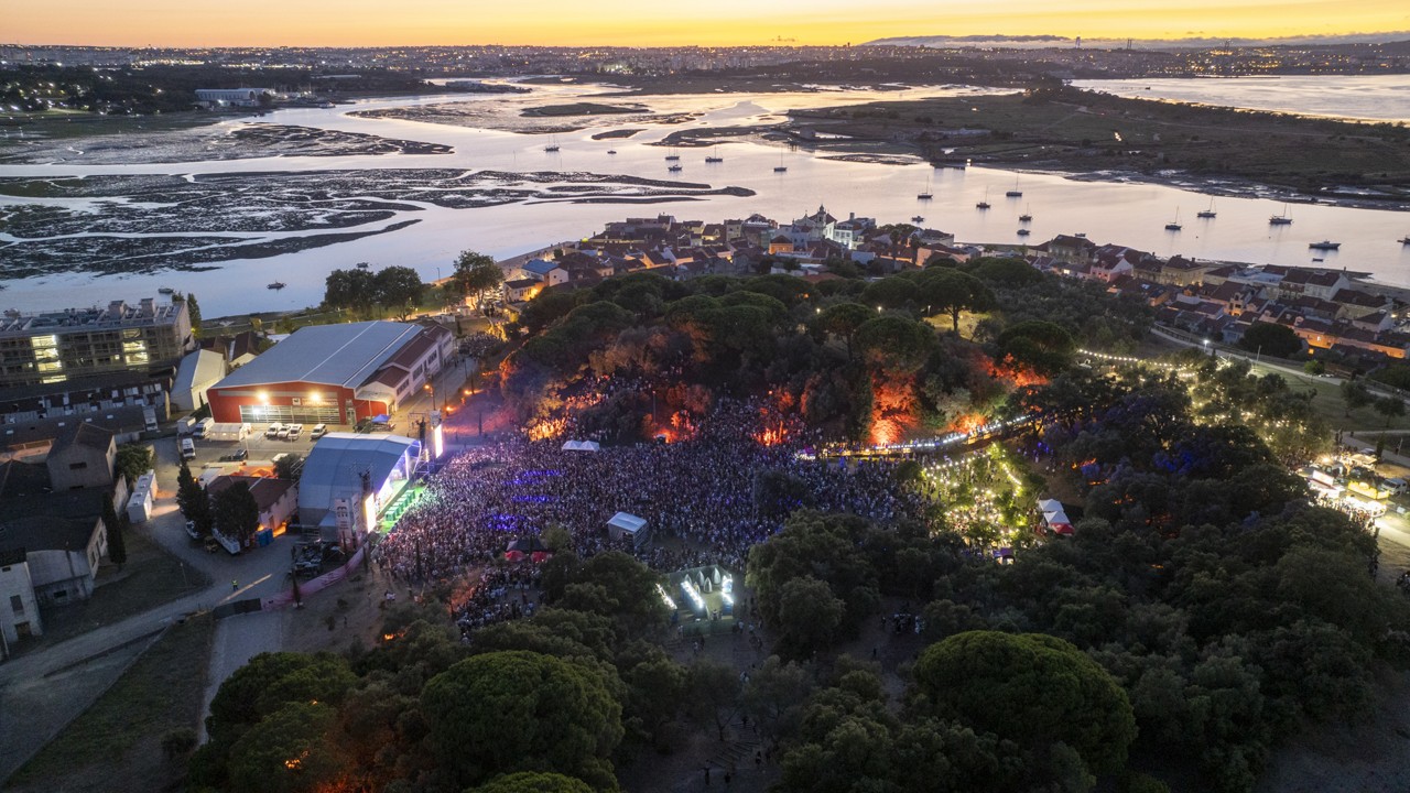 Gente do mundo no Festival do Maio