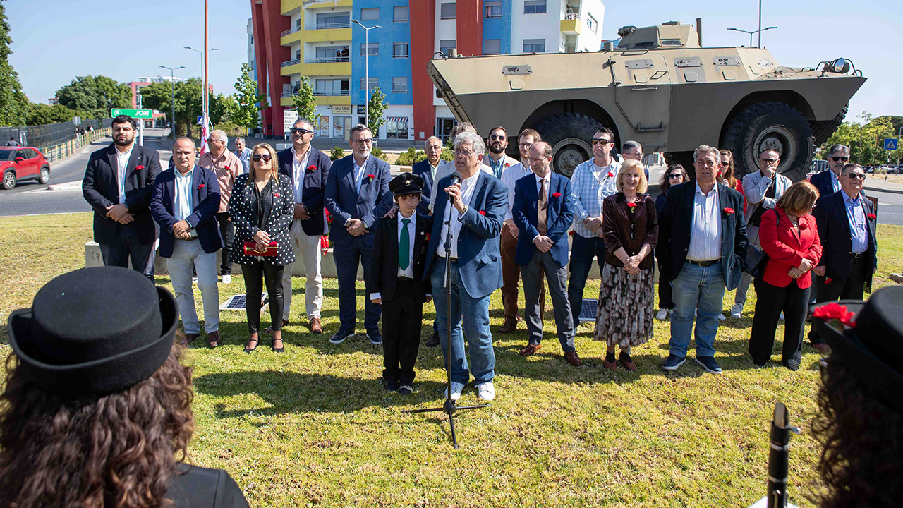 Homenagens ao 25 de Abril